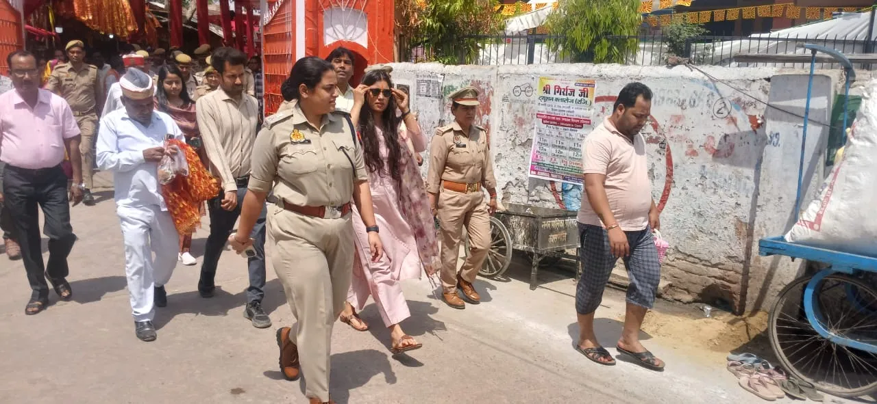 कासगंज: मेले को लेकर सुरक्षा के कड़े इंतज़ाम, डीएम-एसपी ने पहुंचकर लिया जायजा