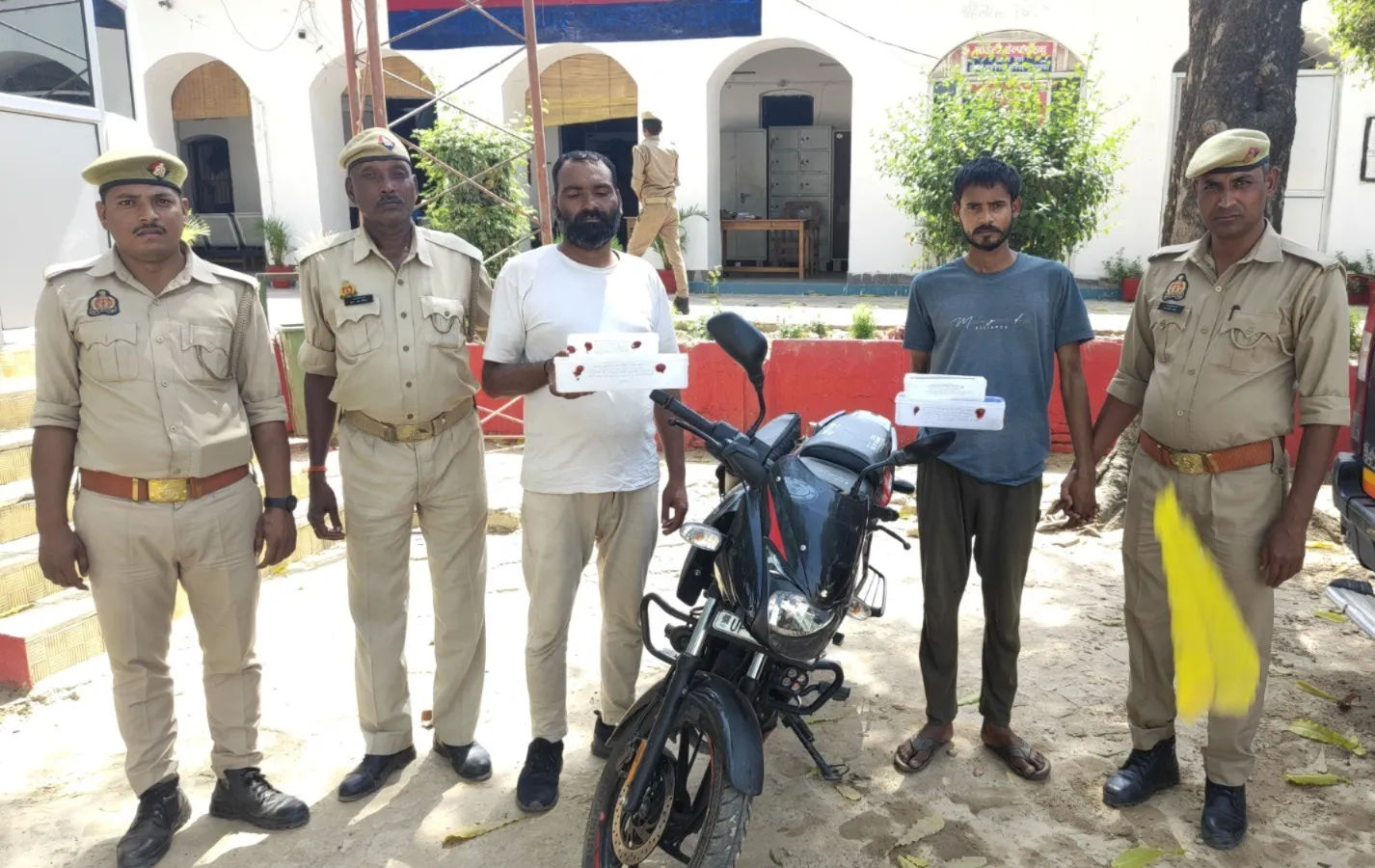 बाराबंकी: फार्महाउस लूटकांड का मास्टरमाइंड साथी समेत दो गिरफ्तार 