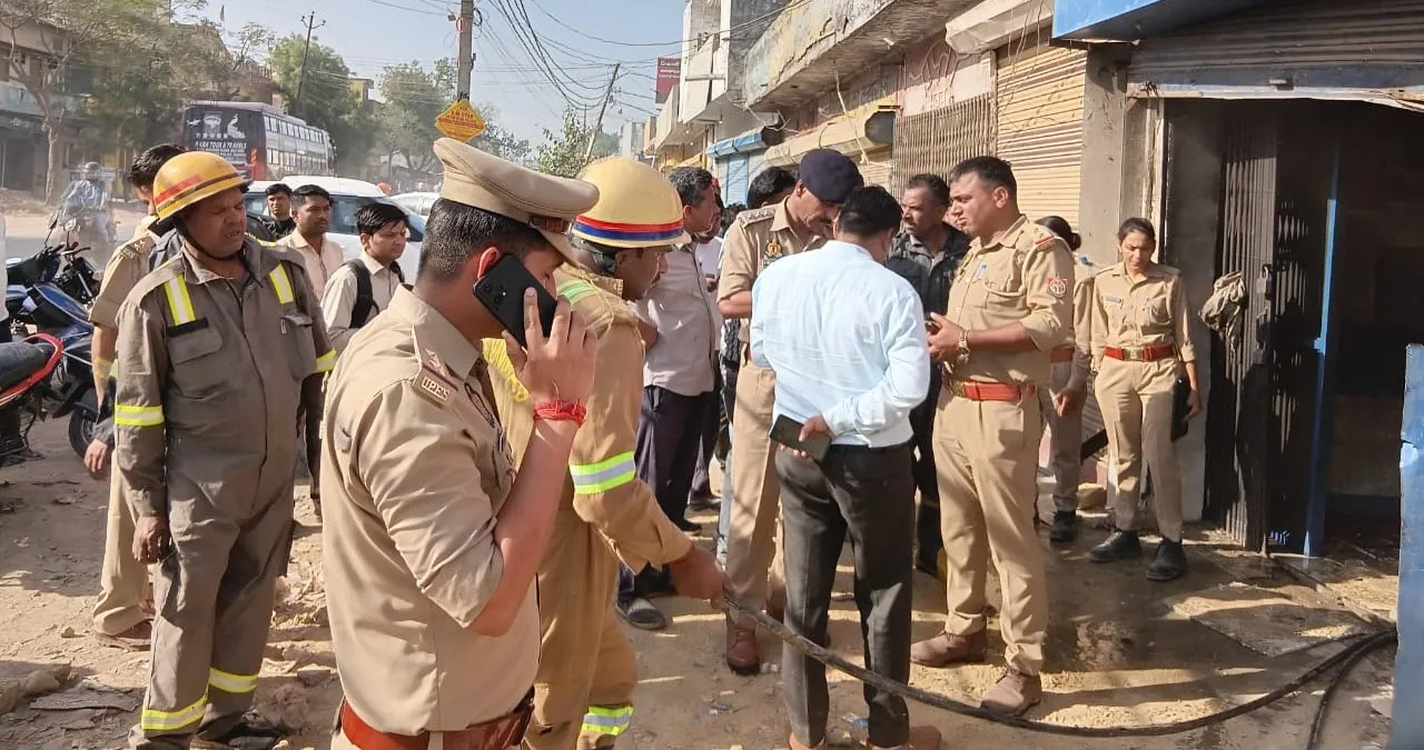 लखीमपुर खीरी: यूनियन बैंक शाखा में लगी भीषण आग, लाखों का नुकसान