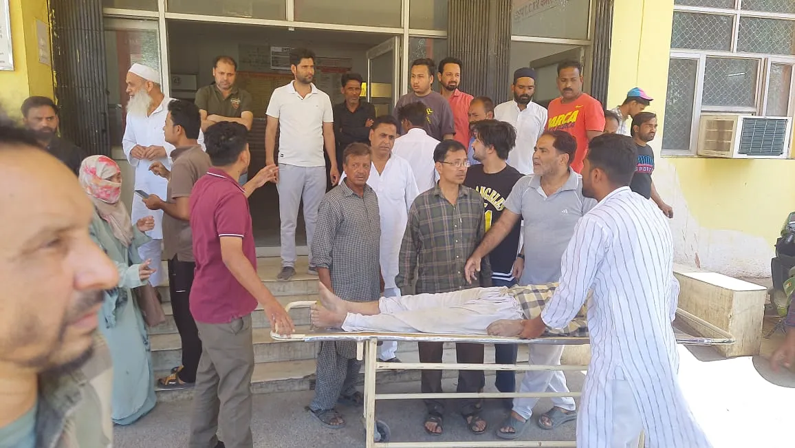 रामपुर: शादी की खुशियां मातम में बदलीं, दूल्हे के पिता की करंट लगने से मौत