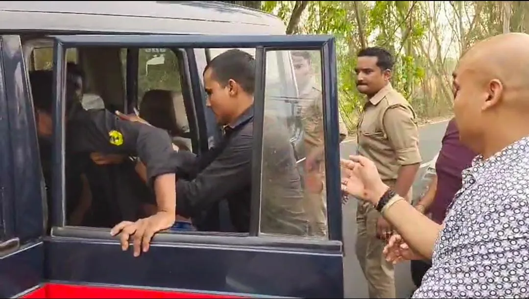 गोंडा: गो तस्करों से पुलिस की मुठभेड़, दो आरोपियों को लगी गोली 