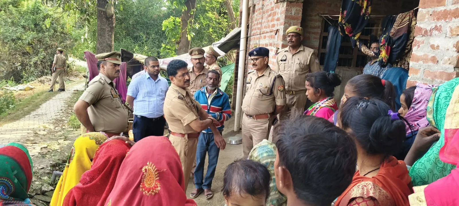 बाराबंकी: खून से लथपथ मिला विवाहिता का शव, जांच में जुटी पुलिस 