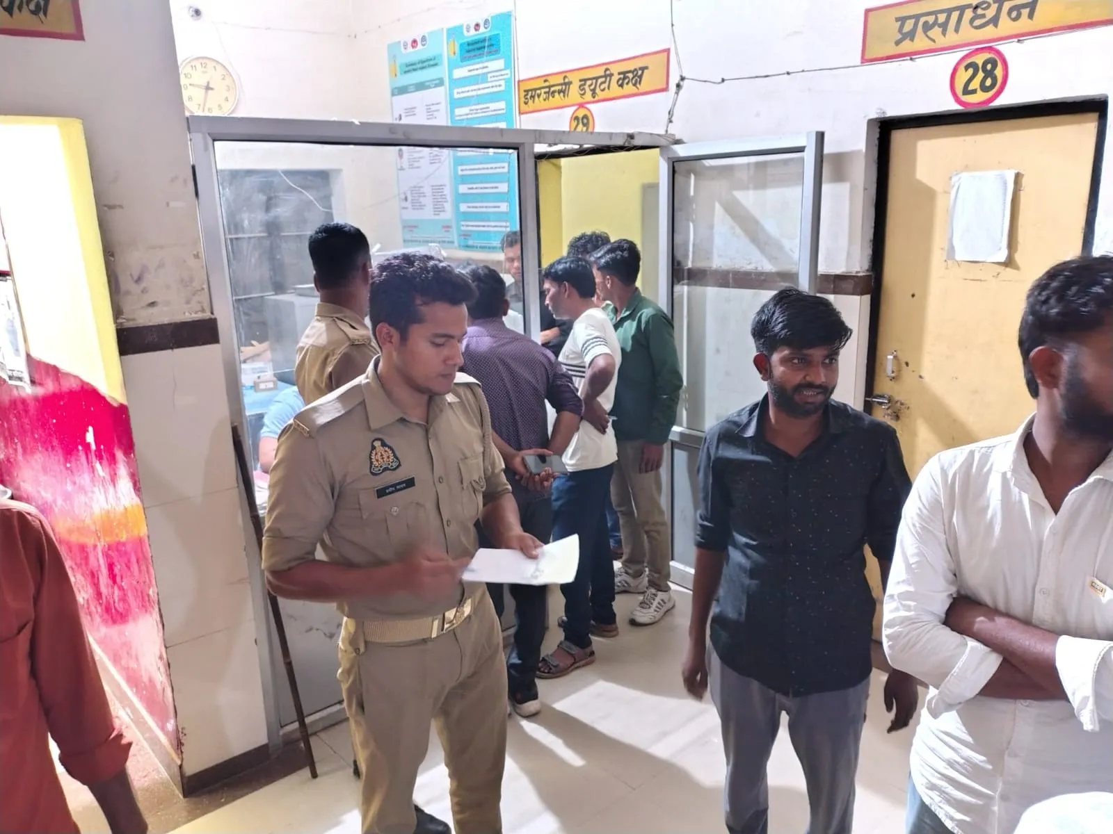 पीलीभीत: छात्र की सड़क हादसे में मौत, शादी में शामिल होने के लिए आया था...मच गई चीख-पुकार 