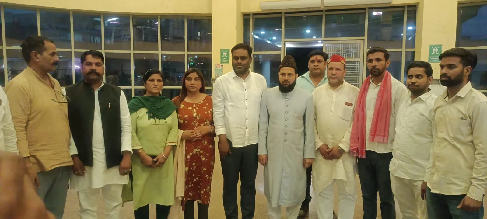 रामपुर: मेरठ में दुष्कर्म से पीड़ित किशोरी के परिवार से मिले सांसद