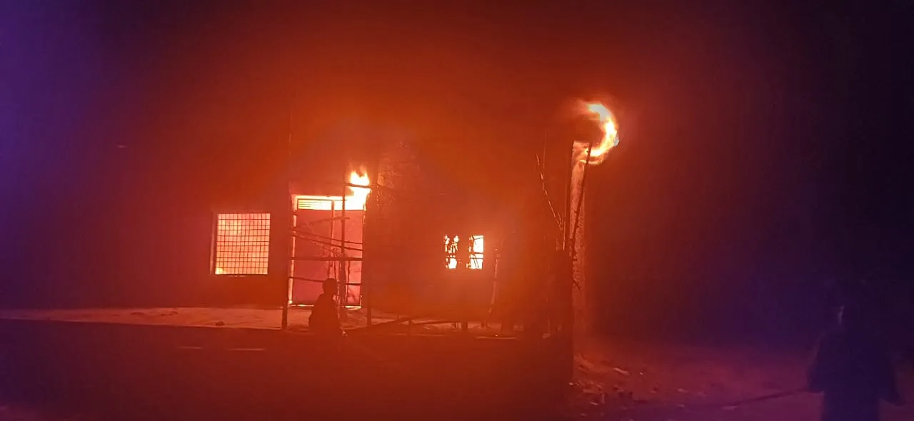 लखीमपुर खीरी: कोल्ड स्टोरेज में लगी भीषण आग, लाखों का नुकसान