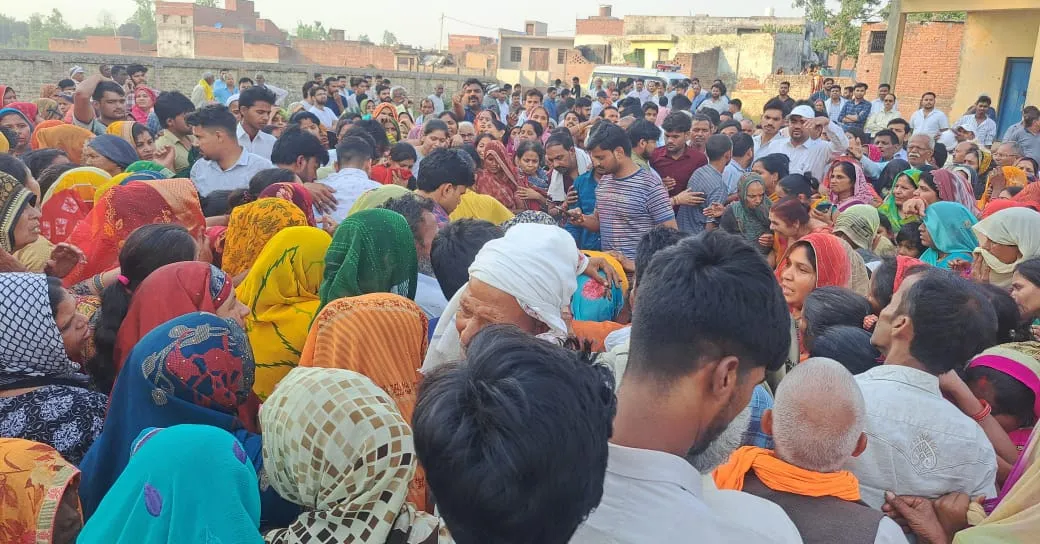 कासगंज: पूर्णागिरि धाम से लौटते समय दर्दनाक हादसा, दादी-पोती की मौत