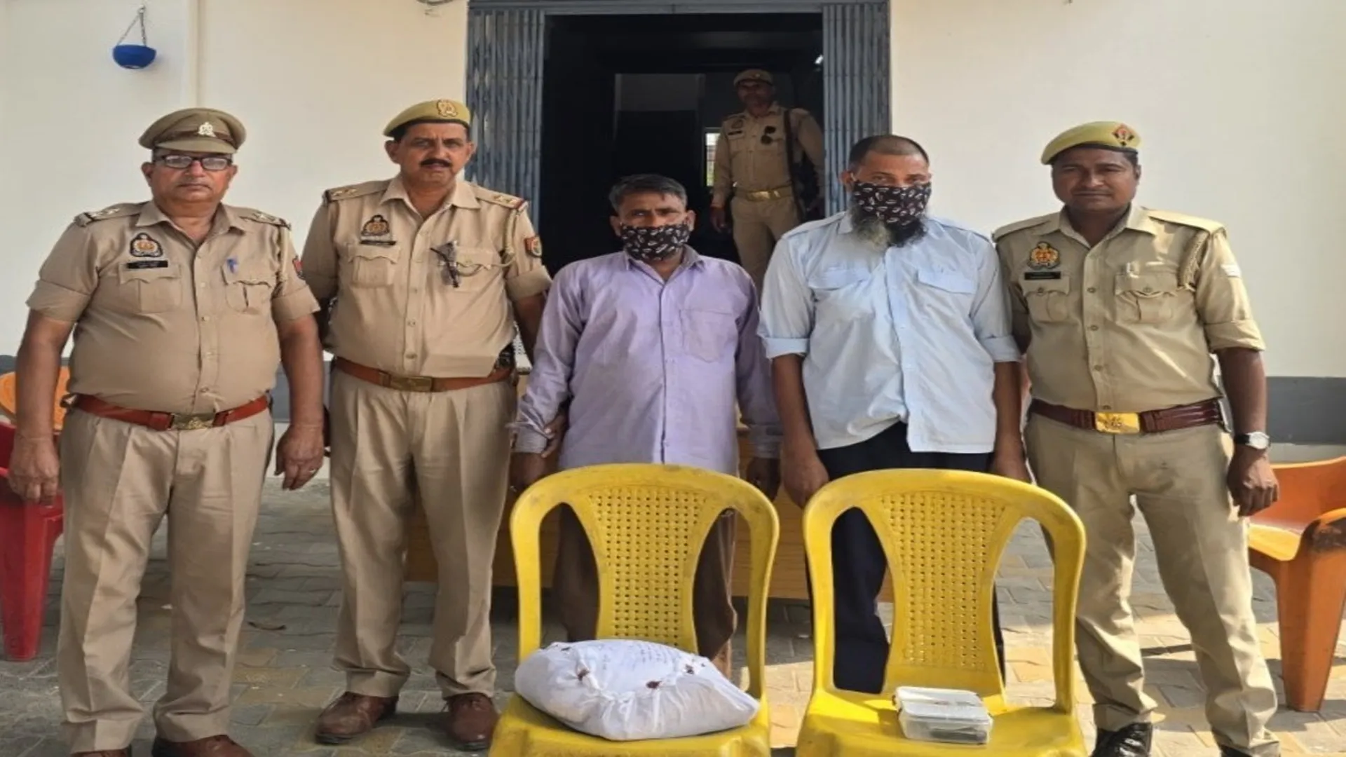 बदायूं: कानपुर से लाकर बेचते थे अफीम...पुलिस ने पकड़े तस्करी के दो आरोपी