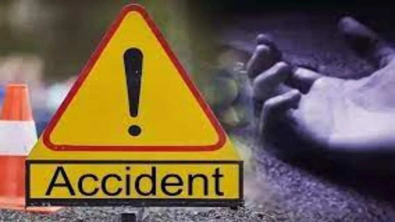 Hapur News: तेज रफ्तार का कहर... कार की चपेट में आने से तीन युवकों की मौत