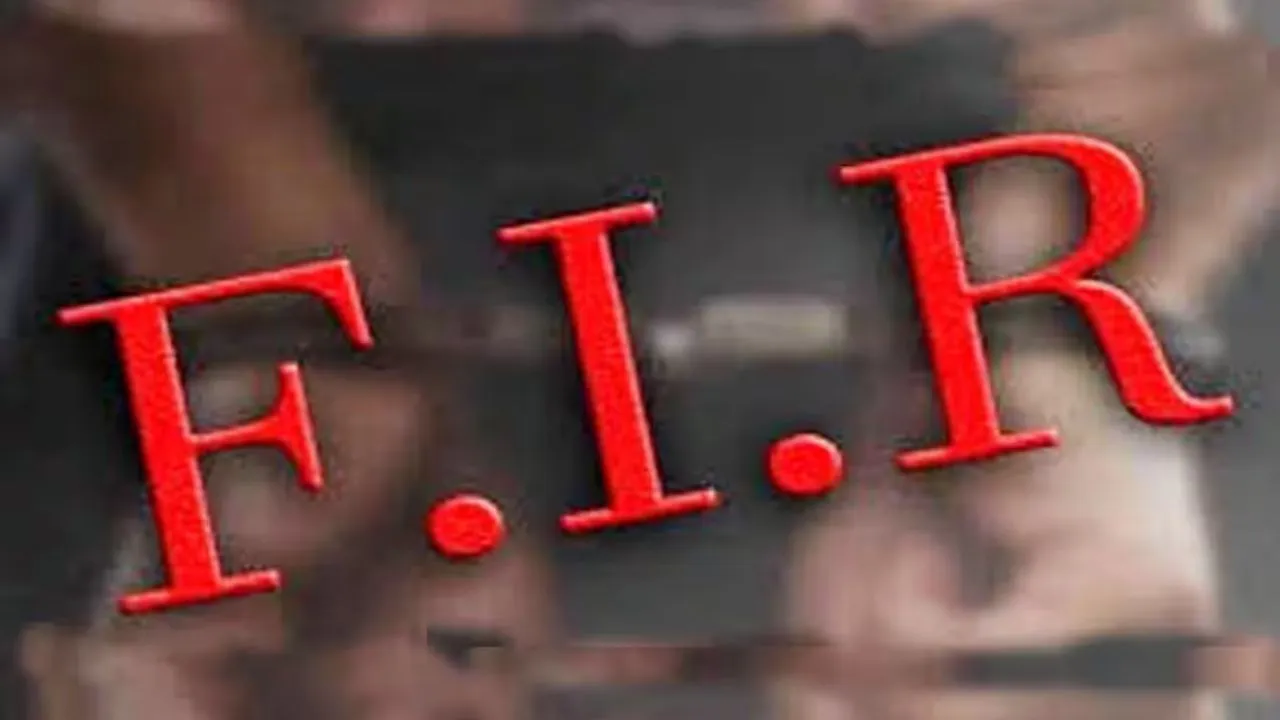 Hamirpur: पूर्व एसडीएम सहित इन 13 लोगों पर रिपोर्ट दर्ज... कूटरचित अभिलेख बनाकर 58 एकड़ की जमीन हड़पने के मामले में हुई कार्रवाई