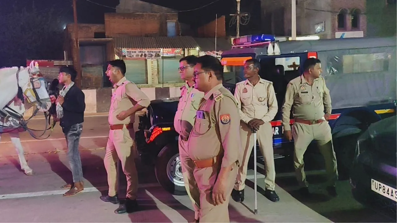 Kannauj: बाबा के भेष में आए बदमाशों ने लूटे 85 हजार, मंदिर में दर्शन के दौरान घटना को दिया अंजाम, जानिए पूरा मामला