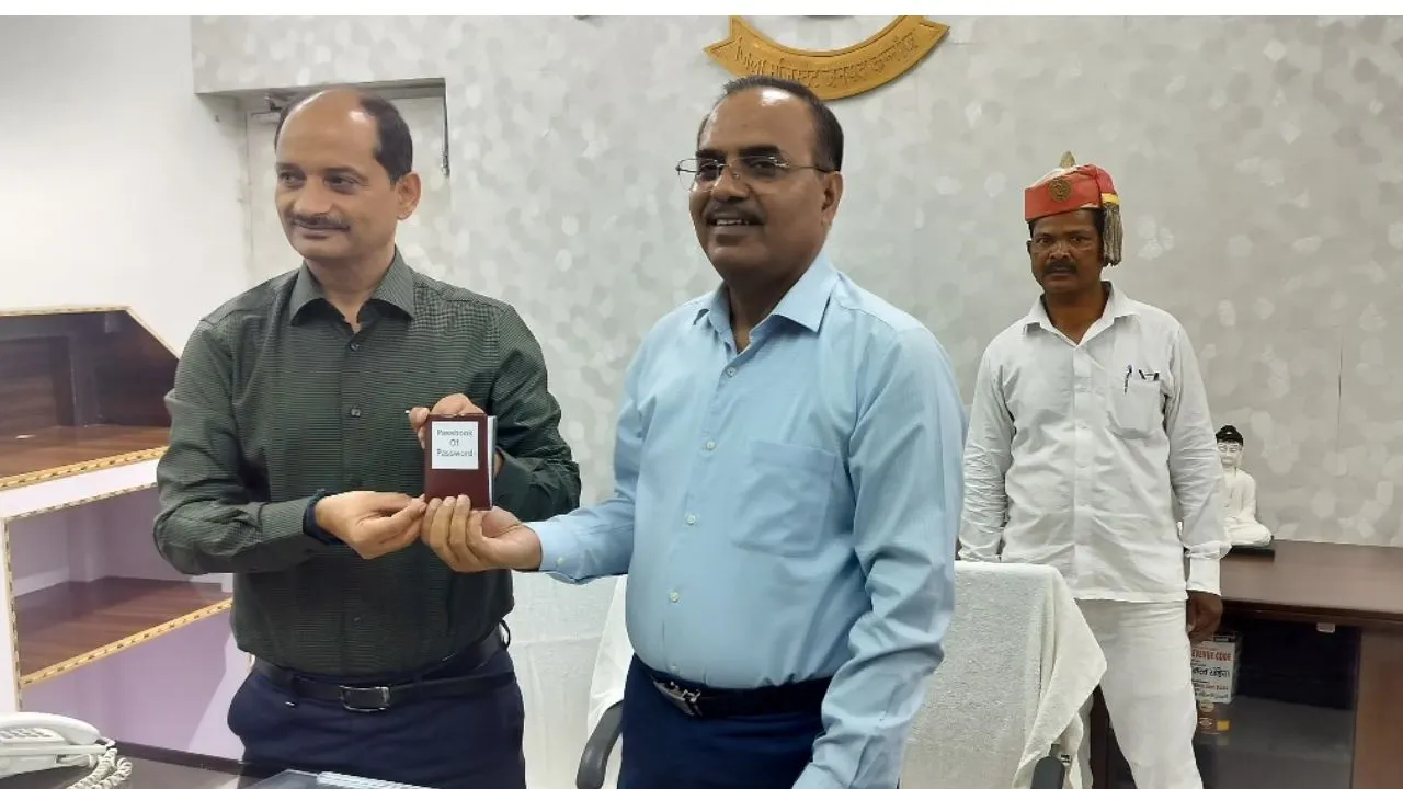 Kannauj में नए DM ने संभाला चार्ज: अधूरी परियोजनाएं पूरी कराना...भ्रष्टाचार रोकना होगा चुनौती