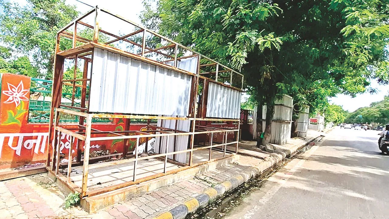 Kanpur: स्मार्ट सिटी के भ्रष्टाचार की नहीं सौंपी रिपोर्ट, शासन की बैठक में नगर निगम के आईटी स्पेशलिस्ट भी नहीं दे पाए जवाब