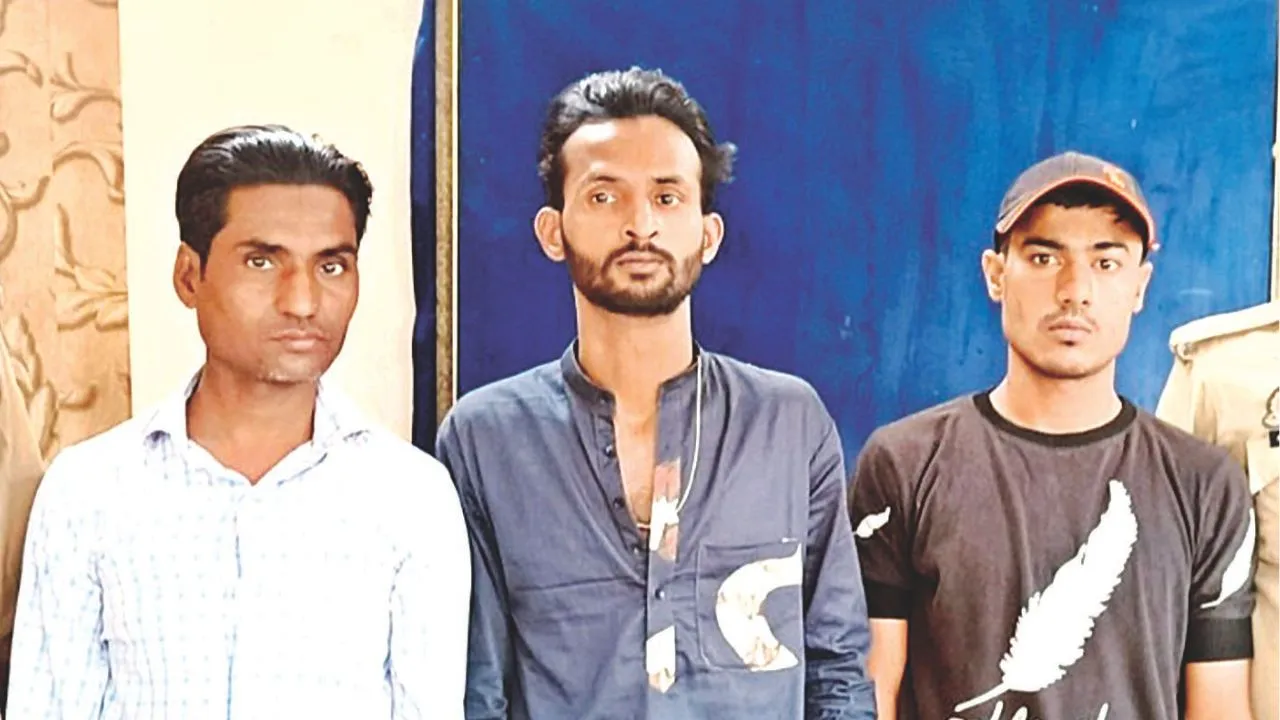 Kanpur: लुधौरा में दो समुदायों में पथराव, आधा दर्जन घायल, 10 नामजद समेत 25 पर रिपोर्ट, तीन उपद्रवी गिरफ्तार