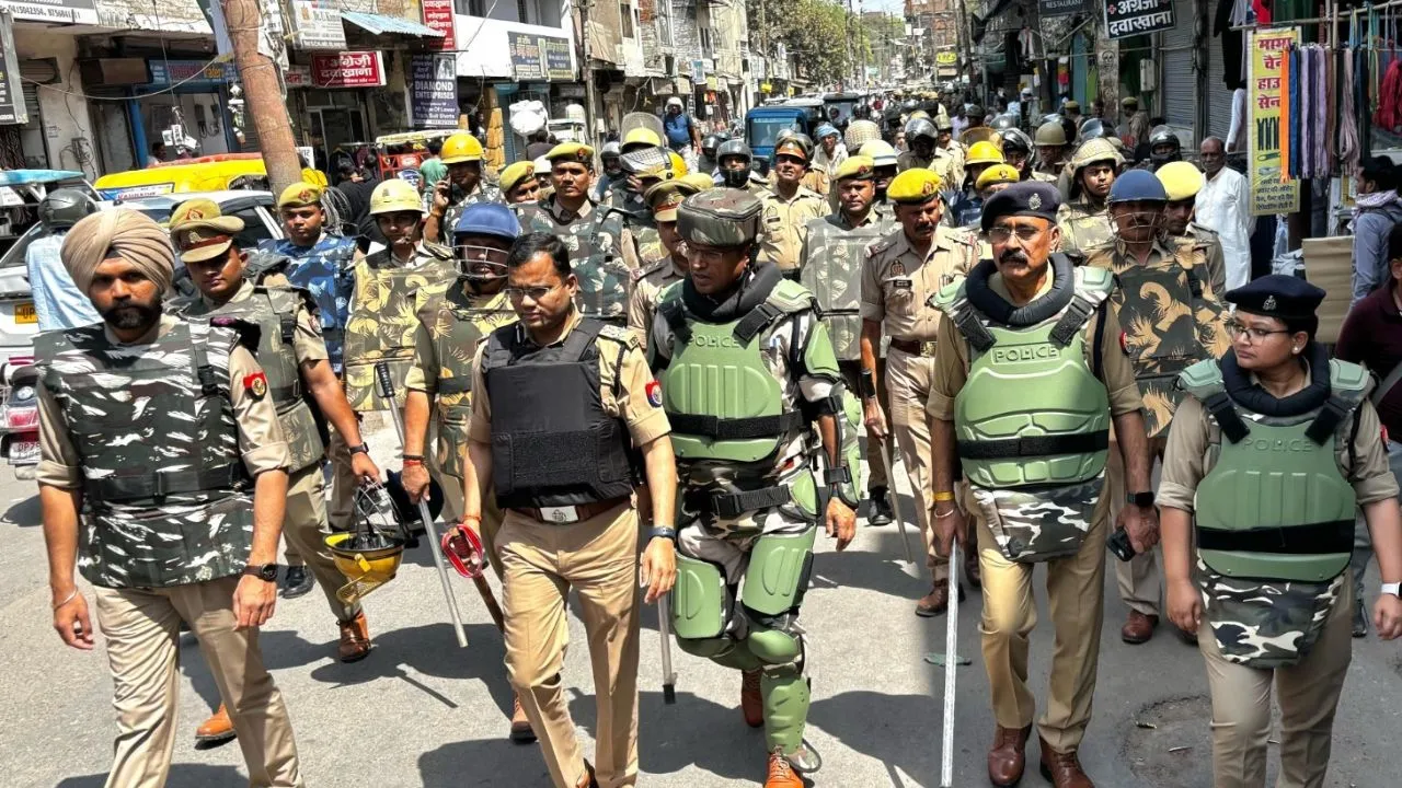 Kanpur: जुमे की नमाज को लेकर हाईअलर्ट पर रहा शहर, मुस्लिम क्षेत्रों में ड्रोन व सीसीटीवी से लगातार हुई निगरानी 