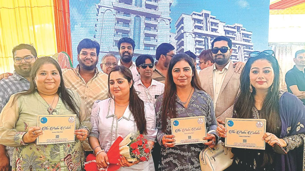 Kanpur: जेसिया इंफ्रा लाया अपना नया प्रोजेक्ट, साइट को देखने पहुंचे बड़ी संख्या में परिवार संग लोग, खरीदारों के लिए उपहार व छूट की घोषणा