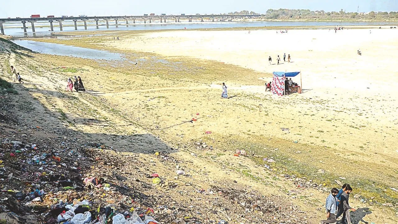 Kanpur: 12 वर्ष पहले की गई स्टडी फेल, 'गंगा रिवर फ्रंट' हवा-हवाई, नदी ने रास्ते बदले तो फिर से IIT के पाले में डाली गई गेंद 