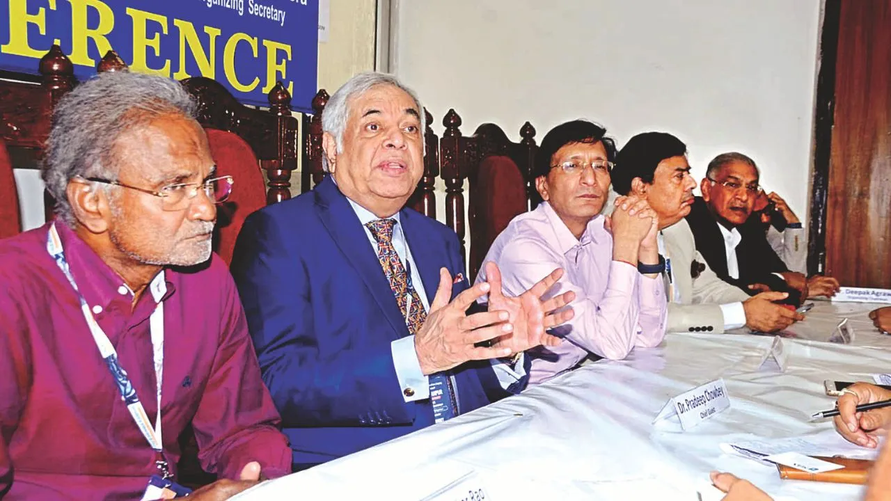 Kanpur: दिल्ली में बैठे डॉक्टर एआई से यहां के अस्पतालों में कर सकेंगे सर्जरी, GSVM में पद्मश्री डॉ. प्रदीप चौबे ने दी जानकारी