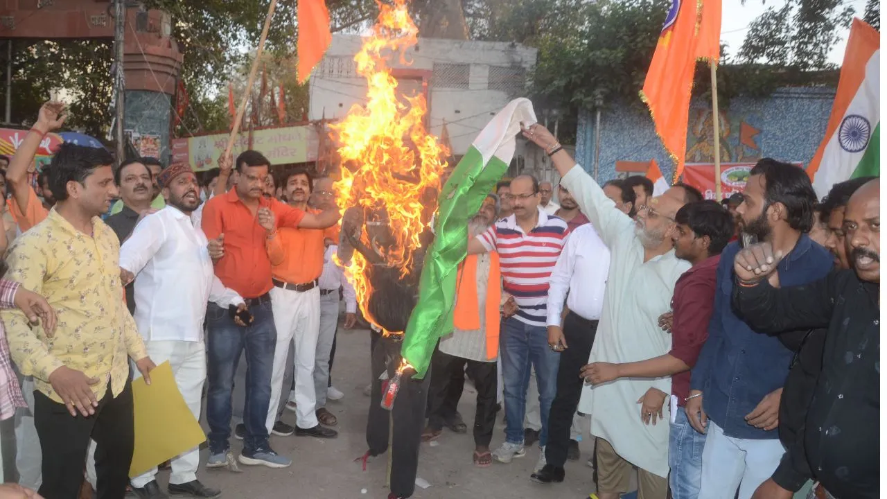 कानपुर पुतला फूंका