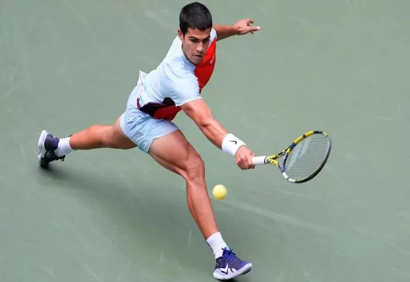 Monte-Carlo Masters : कार्लोस अल्कराज की संघर्षपूर्ण जीत, गत चैंपियन स्टेफानोस सितसिपास हारकर बाहर 