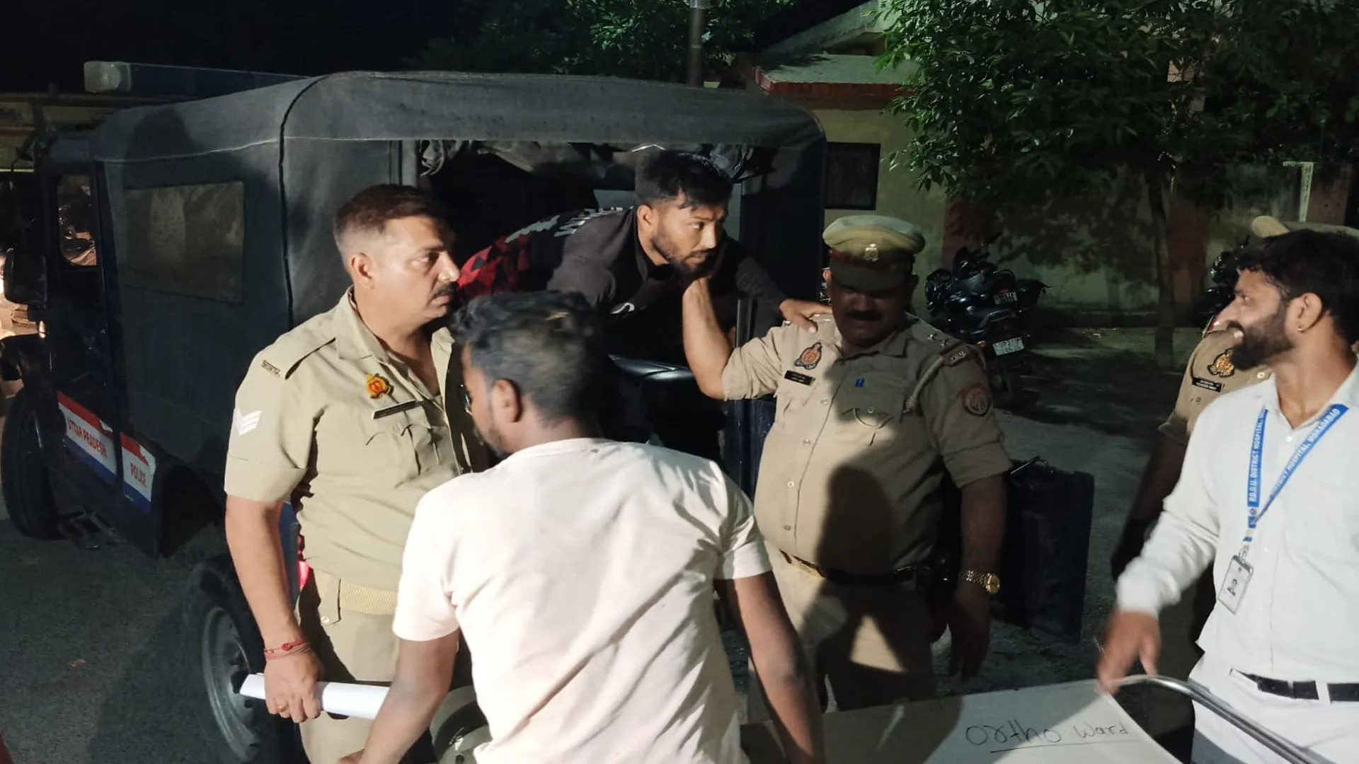 मुरादाबाद: रियल एस्टेट कारोबारी के घर लूट के दो और बदमाश मुठभेड़ में गिरफ्तार