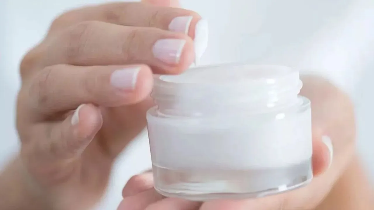 Health Tips: गोरा करने वाली क्रीम से किडनी को हो रहा नुकसान, दो सगी बहनों की जांच से हुआ खुलासा