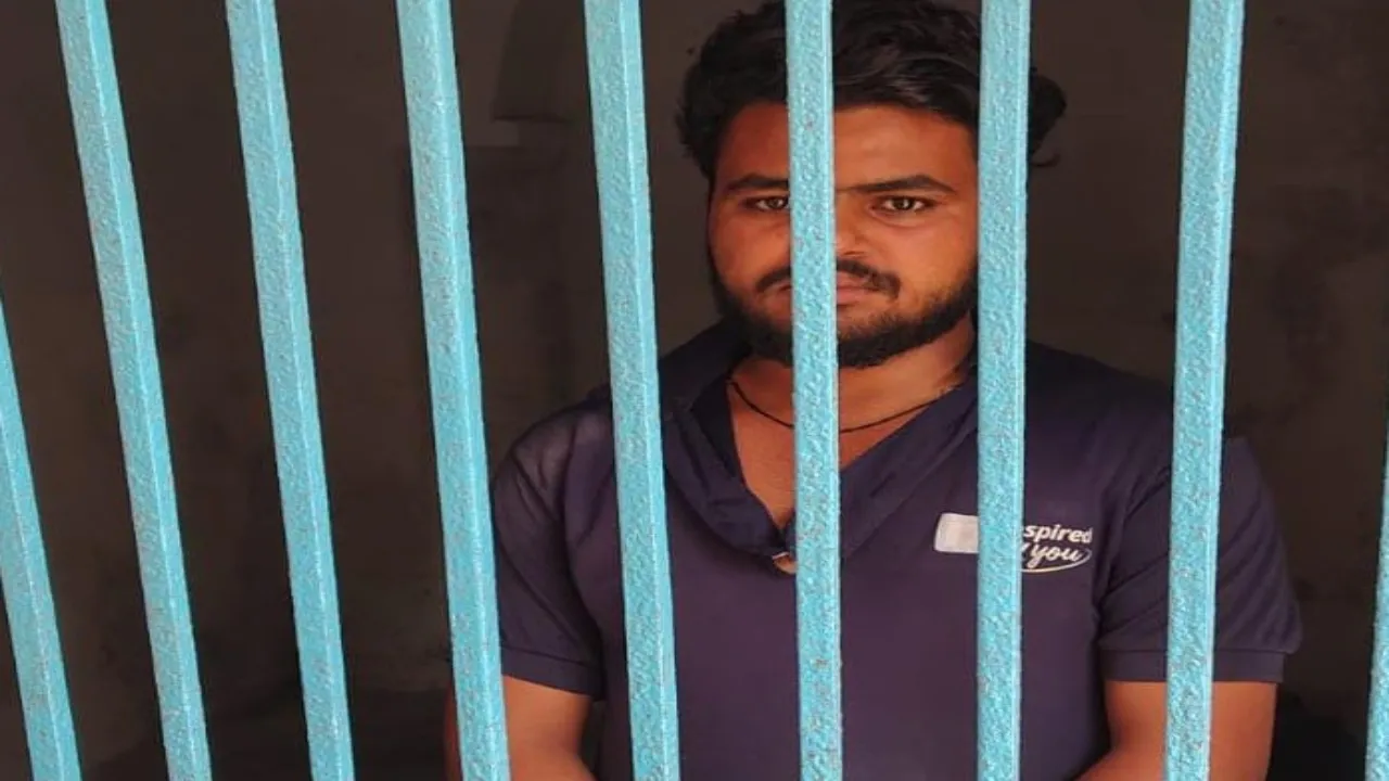 Lucknow Crime News : नहा रही महिला श्रद्धालु का बना रहा था वीडियो, गिरफ्तार