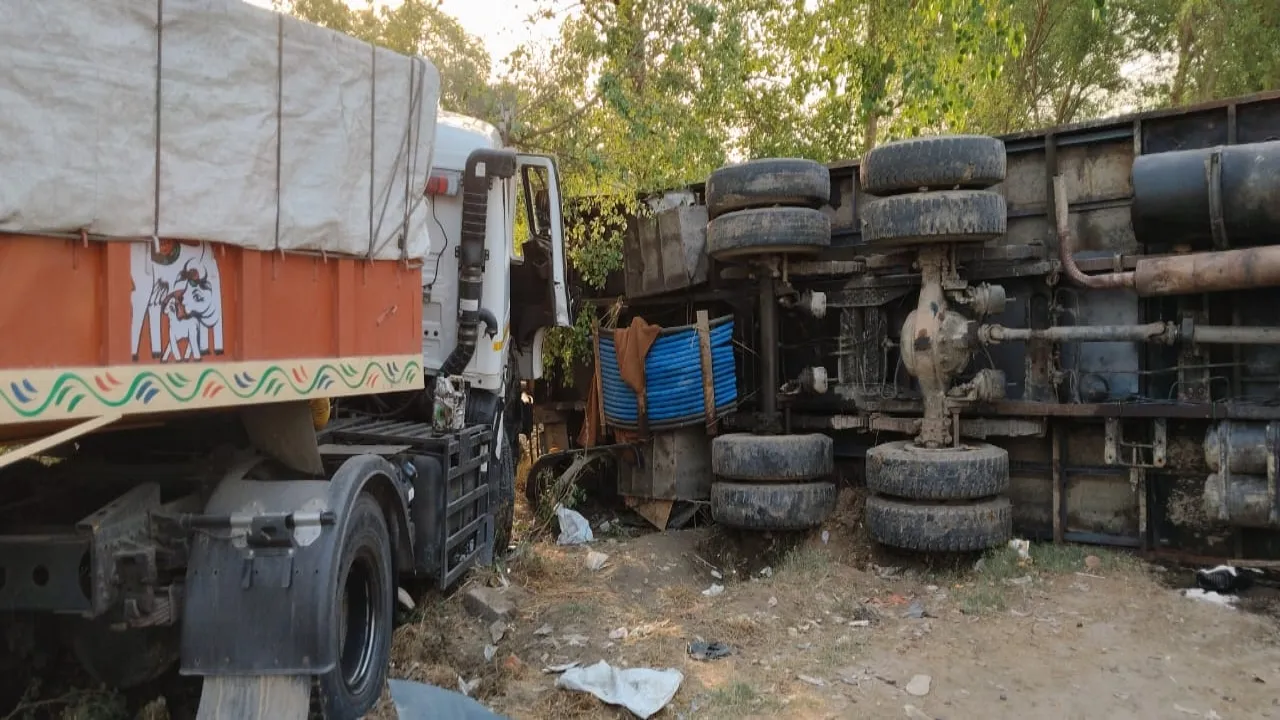 Lucknow accident : शराब के नशे में धुत ट्रक चालक ने कंटेनर में मारी टक्कर : हादसे में दो मजदूरों की मौत, तीन घायल