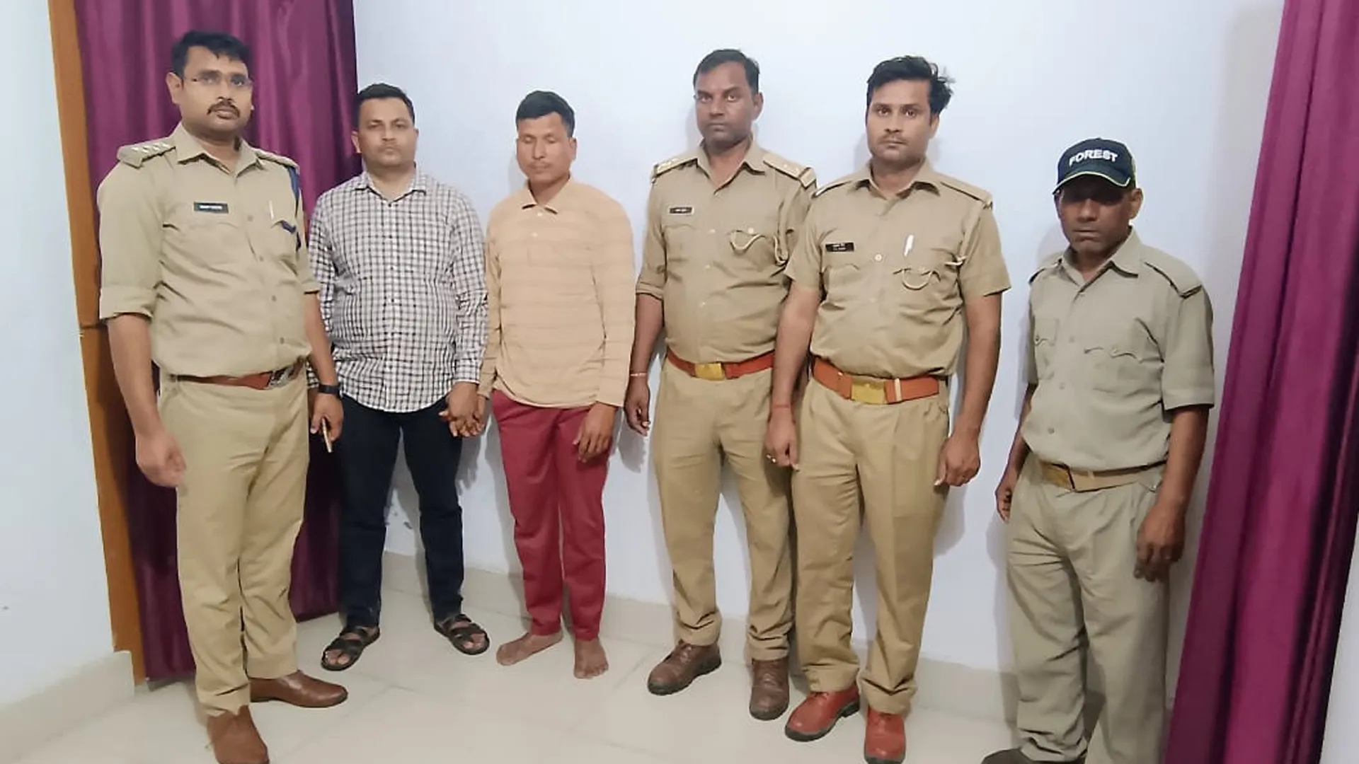 लखीमपुर खीरी: वन विभाग की हिरासत से भागा तस्कर गिरफ्तार...बाघ के नाखून और दांत बरामद