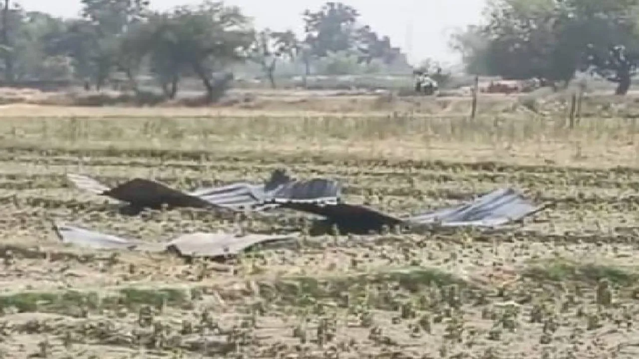 Lucknow News : तेज धमाके से उड़ी पटाखा गोदाम की छत, एक घायल