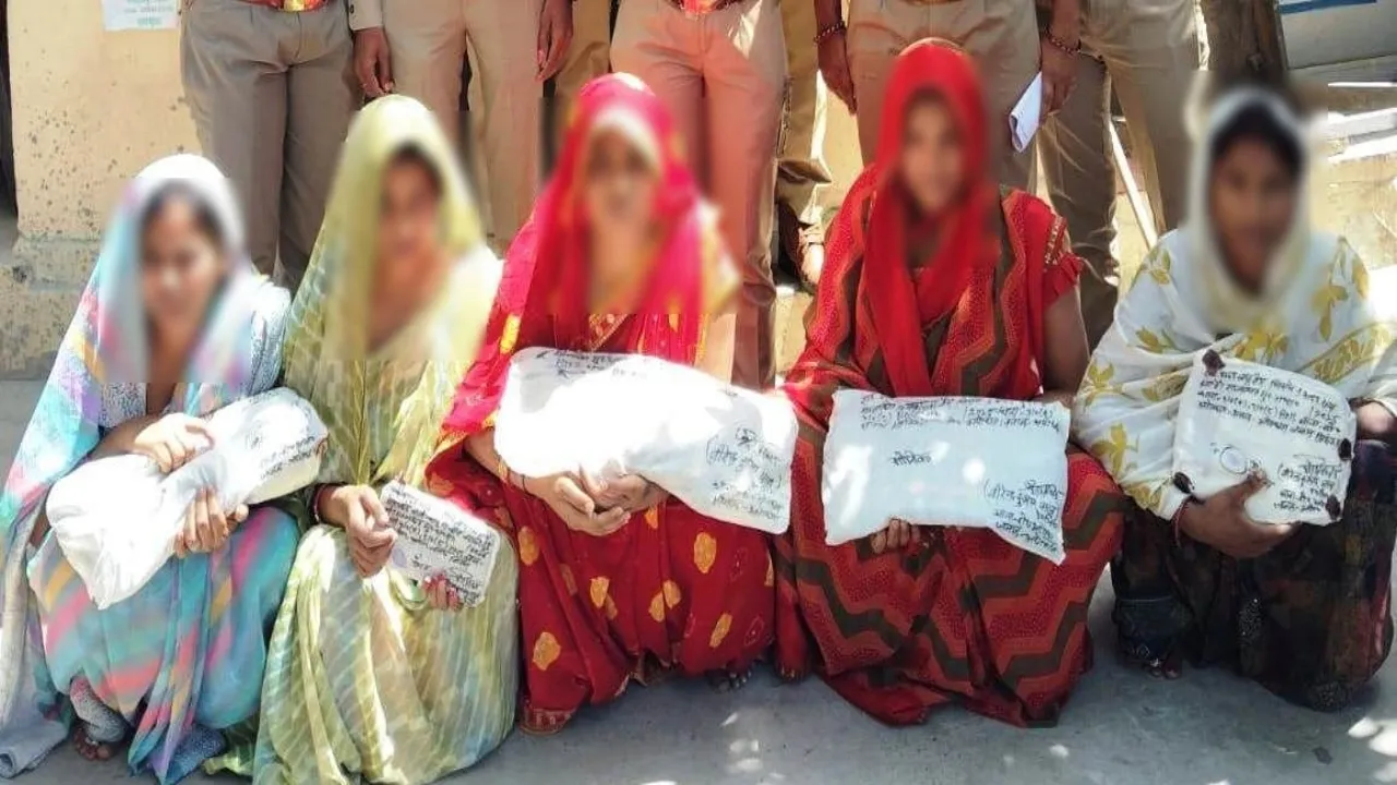 Ayodhya Crime News : रामनवमी मेले में चोरी व लूटपाट करने आई पांच महिलाएं गिरफ्तार 