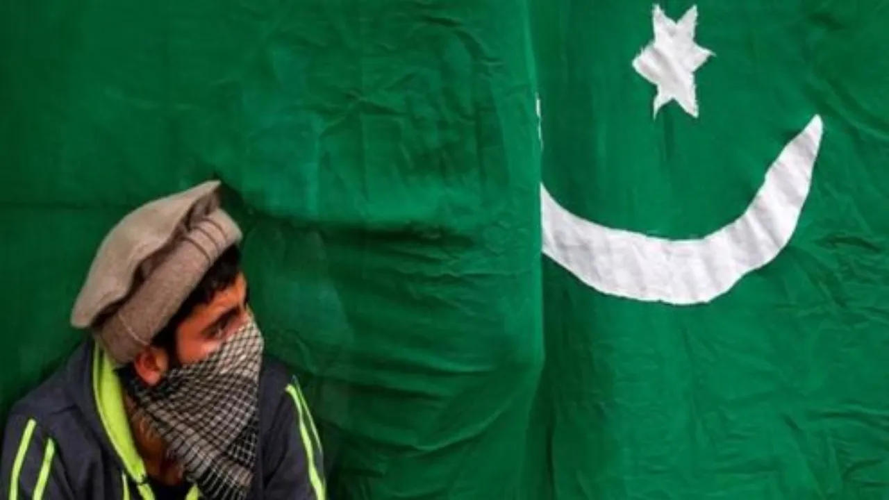 Pahalgam Terror Attack : पांच पाकिस्तान भेजे गये, तीन नागरिकों को नोटिस, एलआईयू की टीम लगातार कर रही निगरानी