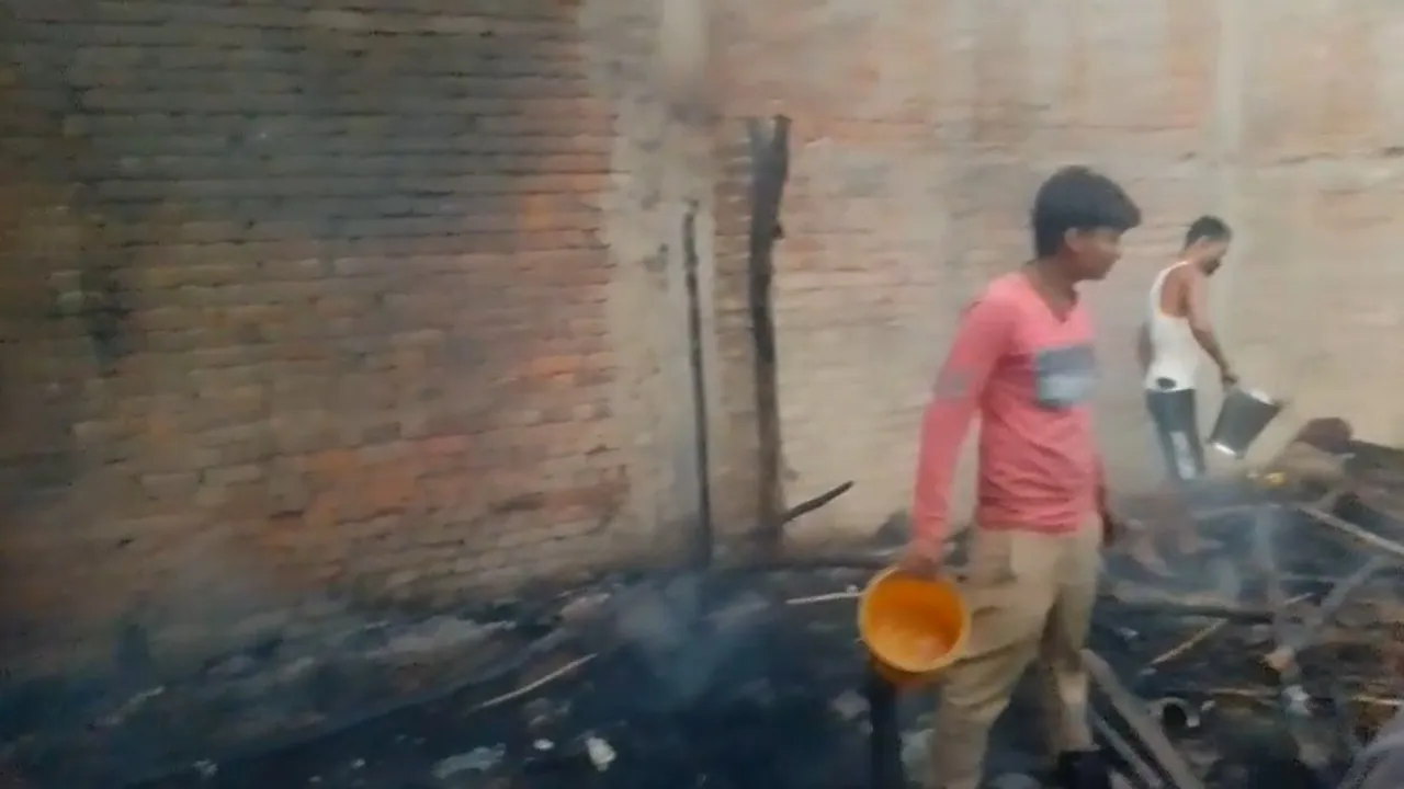 बाराबंकी : आग से जलकर मां व दो बच्चों की मौत, पति मासूम गंभीर 