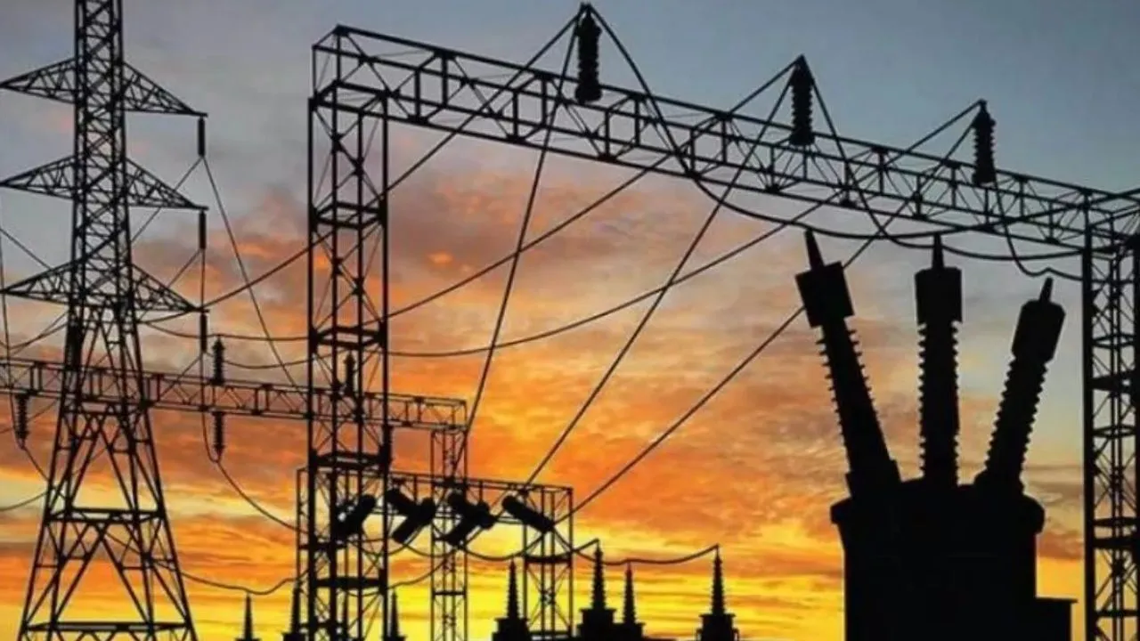  कानपुर में गर्मी आते ही बिजली का रोना शुरू; तीन इलाकों की पूरी रात रही गुल, यहां के लोग हुए परेशान...