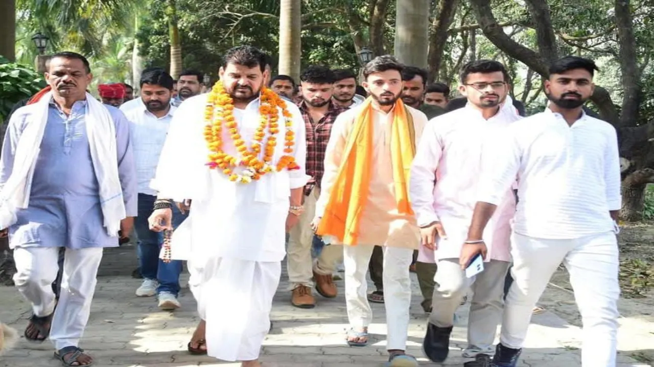 Gonda News : बृजभूषण ने वक्फ बिल का किया समर्थन, जनता के हित में बताया फैसला 