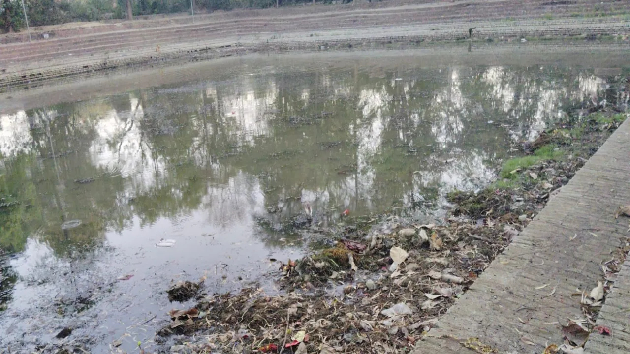 ज्वालामुखी मंदिर के अभरन सरोवर में गंदगी : श्रद्धालुओं में बीमारी का खतरा