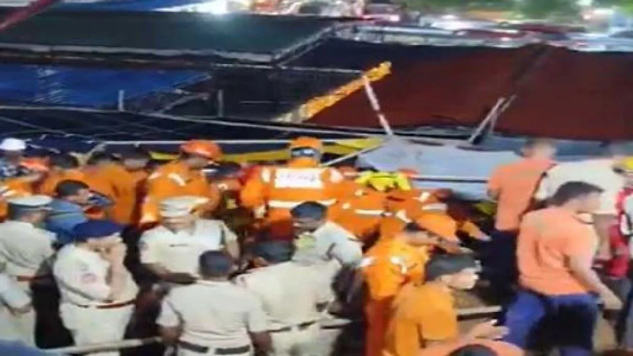 विशाखापत्तनम : सिंहाचलम मंदिर में दीवार गिरने से सात लोगों की मौत, कई घायल