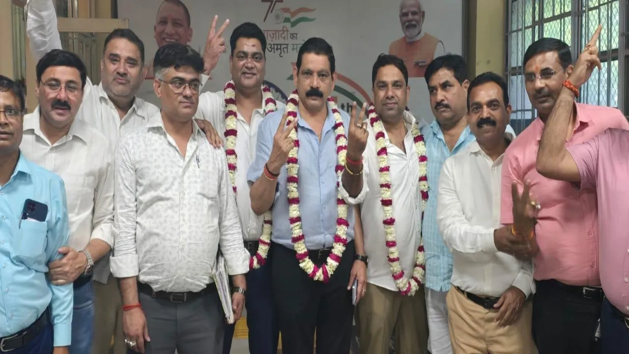 लखनऊ : यूपी फार्मेसी काउंसिल के चेयरमैन बने संदीप बडोला, भारी मतों से जीता चुनाव