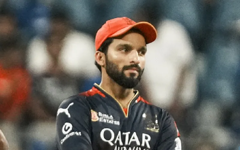 आरसीबी के कप्तान रजत पाटीदार पर BCCI का एक्शन, धीमी ओवर गति के लिए लगाया 12 लाख रुपये का जुर्माना 