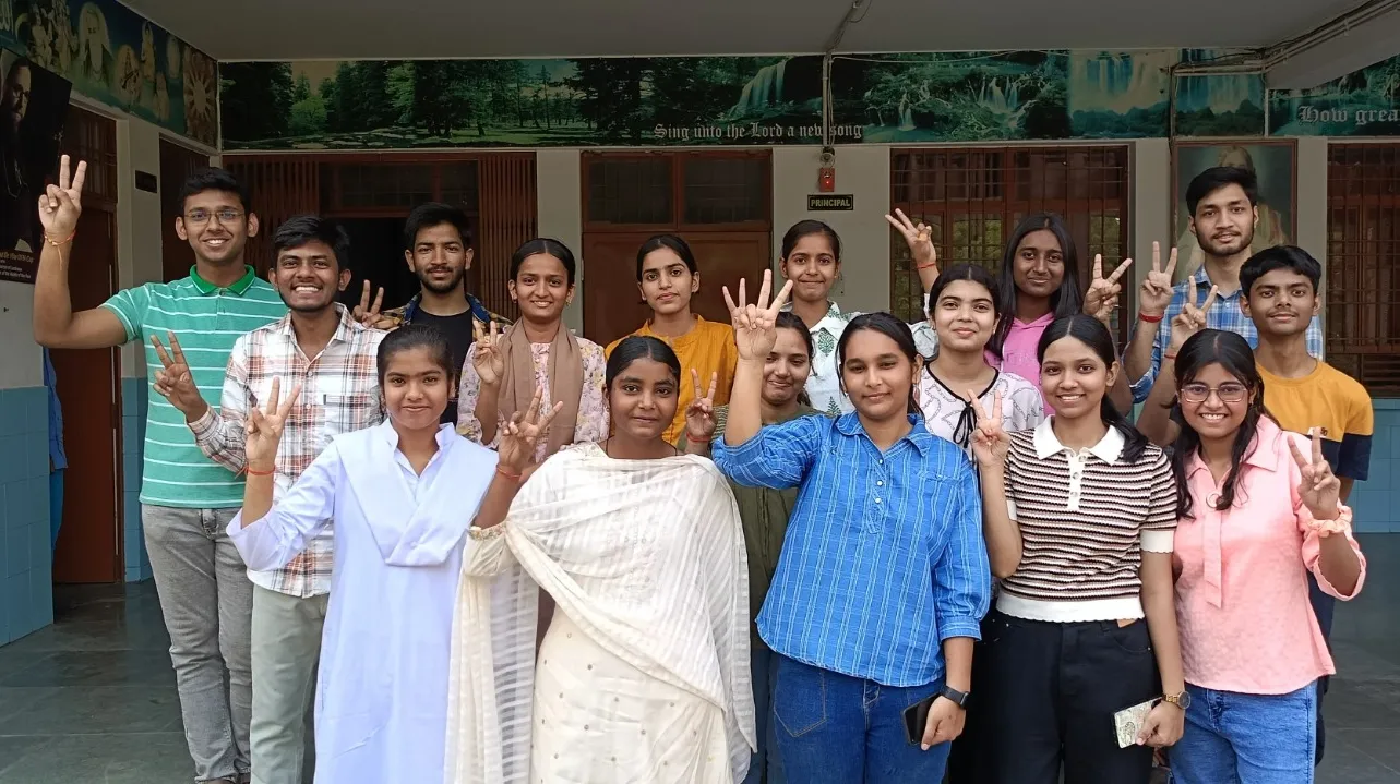 CISCE Exam Result 2025 : हाईस्कूल में सृष्टि तो इंटरमीडिएट में लवली टॉपर, आनंद भवन स्कूल का दबदबा