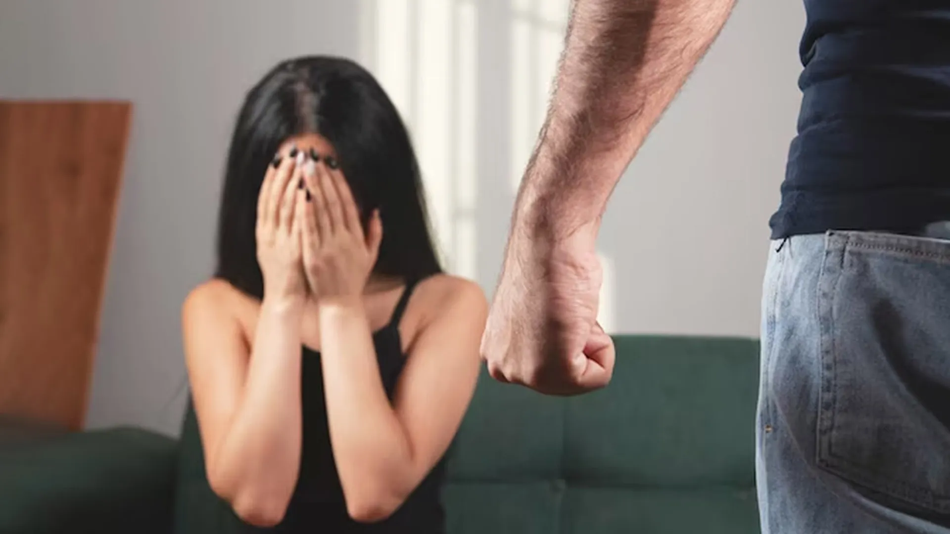 कासगंज: किशोरी को बनाया हवस का शिकार...शिकायत पर जान से मारने की धमकी देकर फरार