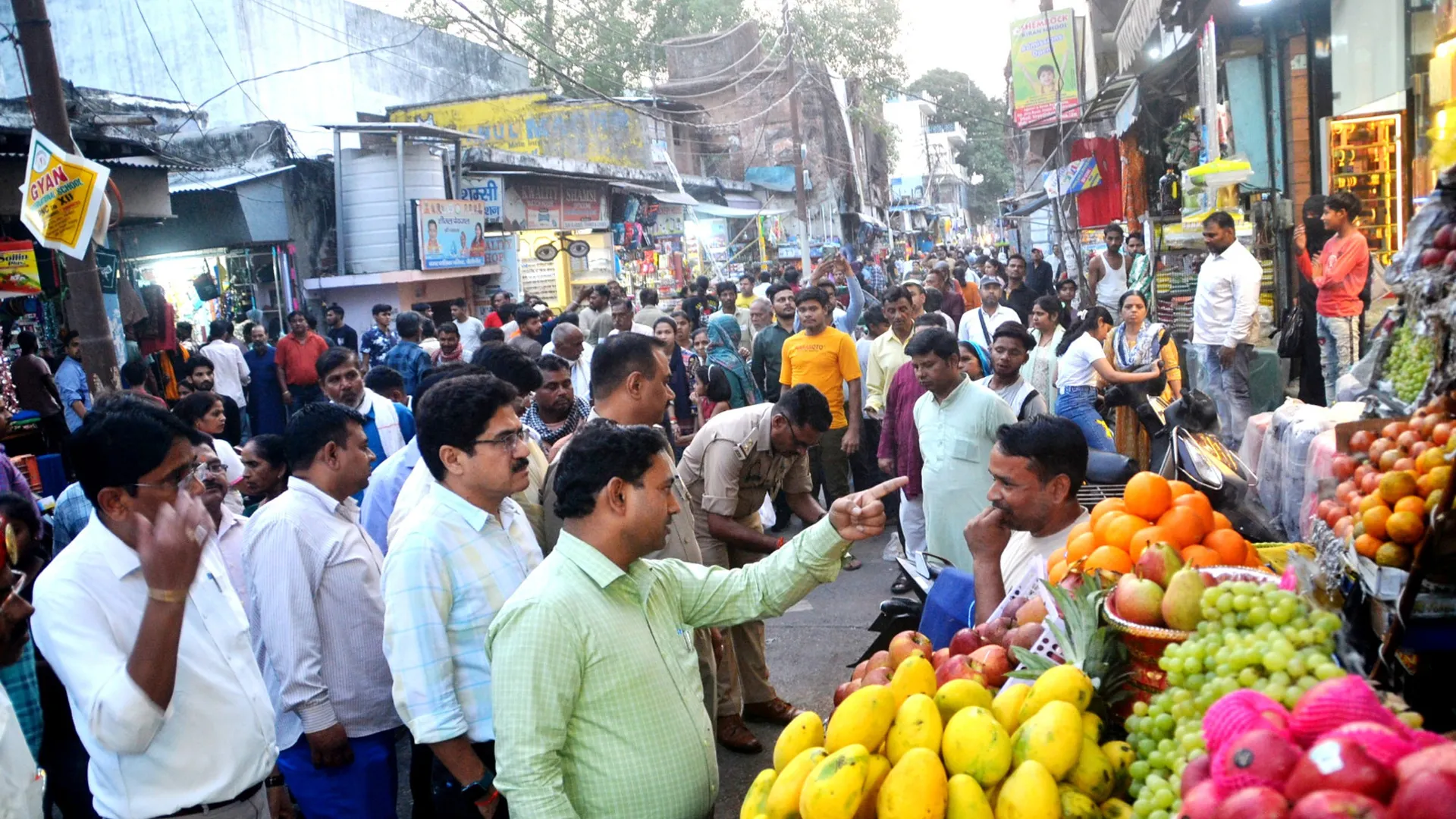 पीलीभीत: वेडिंग जोन की कवायद तेज...अवैध अतिक्रमण पर चला चाबुक तो मची खलबली