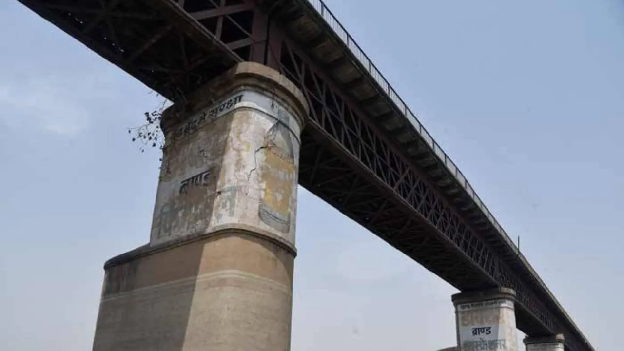 Kanpur: नए पुल के लिए ओईएफ अधिकारियों के साथ होगी बैठक, तैयार की जाएगी शुक्लागंज नए पुल की डिजाइन 