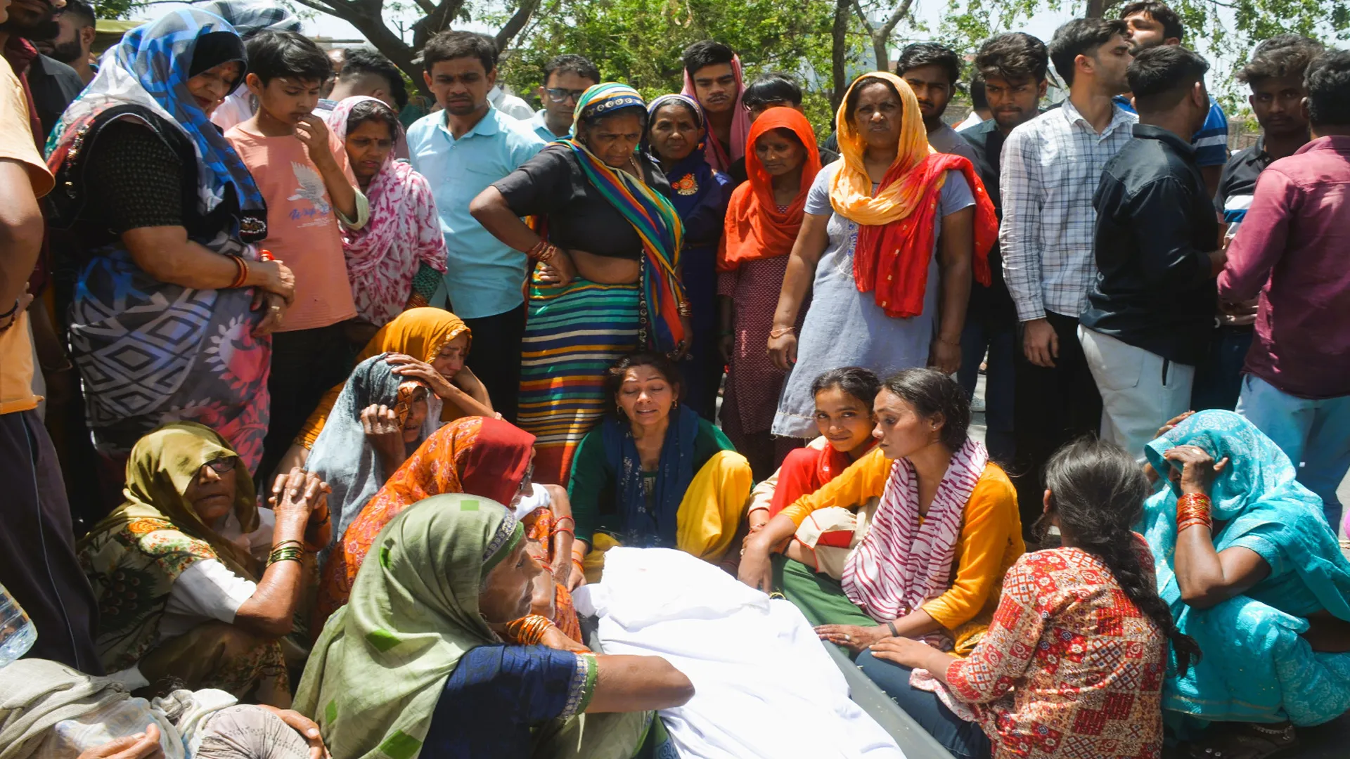 मुरादाबाद: भाजपा नेता के भतीजे की हत्या के खिलाफ हरिद्वार मार्ग किया जाम