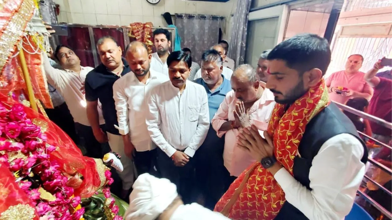 बदायूं: वक्फ संशोधन बिल पर सांसद का विरोध, बोले- मुस्लिमों को पीछे धकेलने की कोशिश