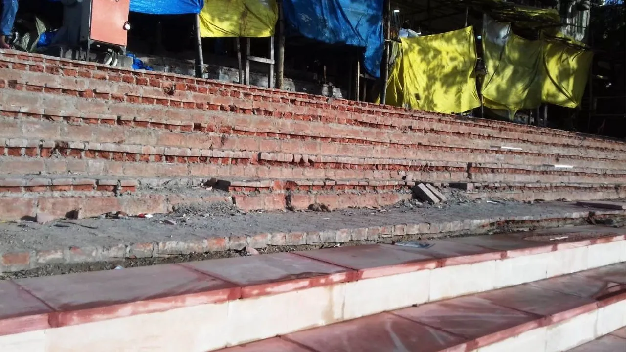  लखीमपुर खीरी: विधायक के निरीक्षण के बाद सौंदर्यीकरण कार्य में सुधार, हटाई गईं पुरानी पाइपें