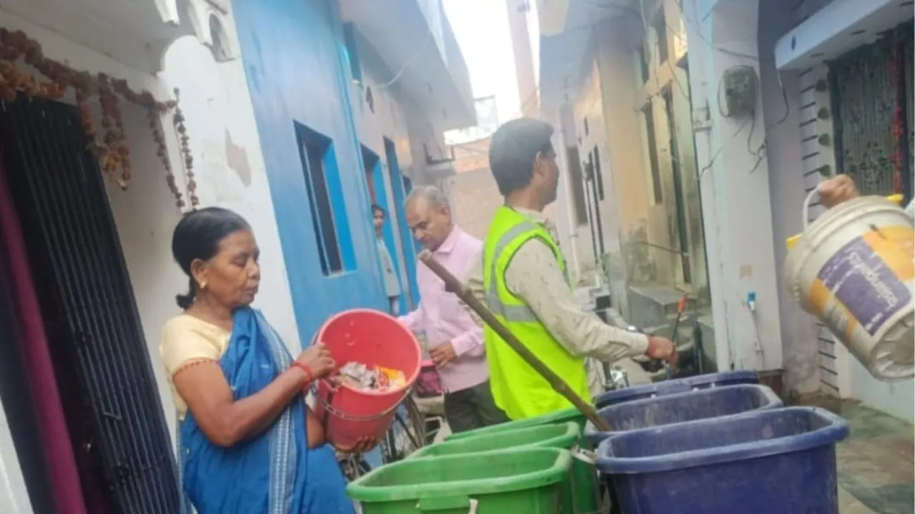 कासगंज में कूड़ा उठाने की नई प्रणाली, 19 वाहनों से हो रही घर-घर सफाई