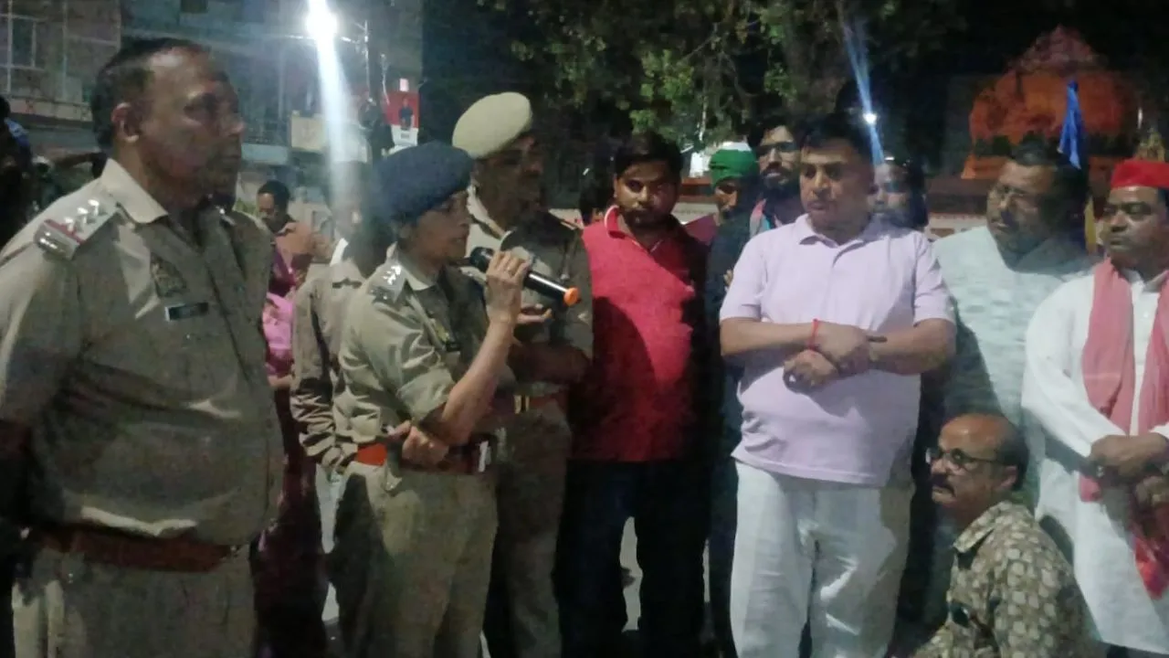 कासगंज: बाबा साहेब पर अभद्र टिप्पणी से भड़का दलित समाज, जमकर चले लाठी-डंडे