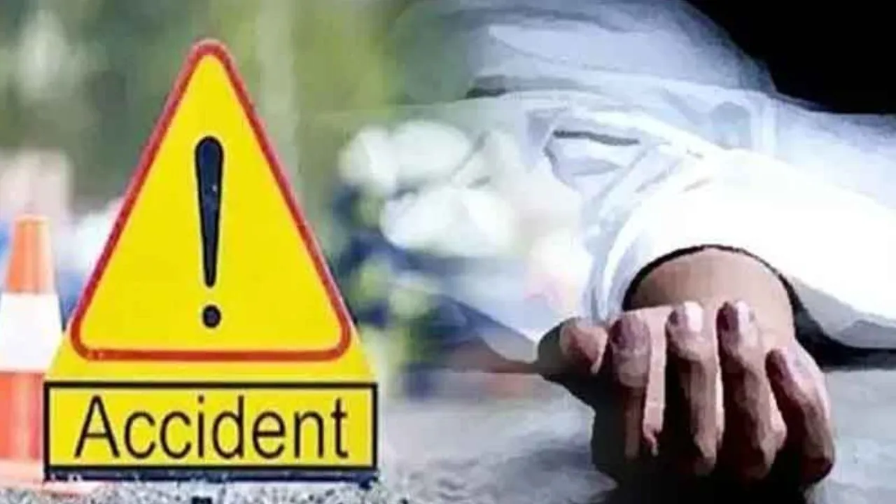 लखीमपुर खीरी: ट्रैक्टर की टक्कर से बाइक सवार एक साल के बच्चे की मौत, मां और मामा घायल