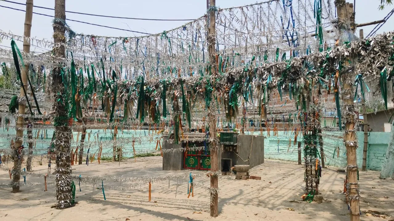 बरेली: पहले मजार बनाई, फिर बनाया ट्रस्ट...वक्फ के नाम पर हड़पी सरकारी जमीन