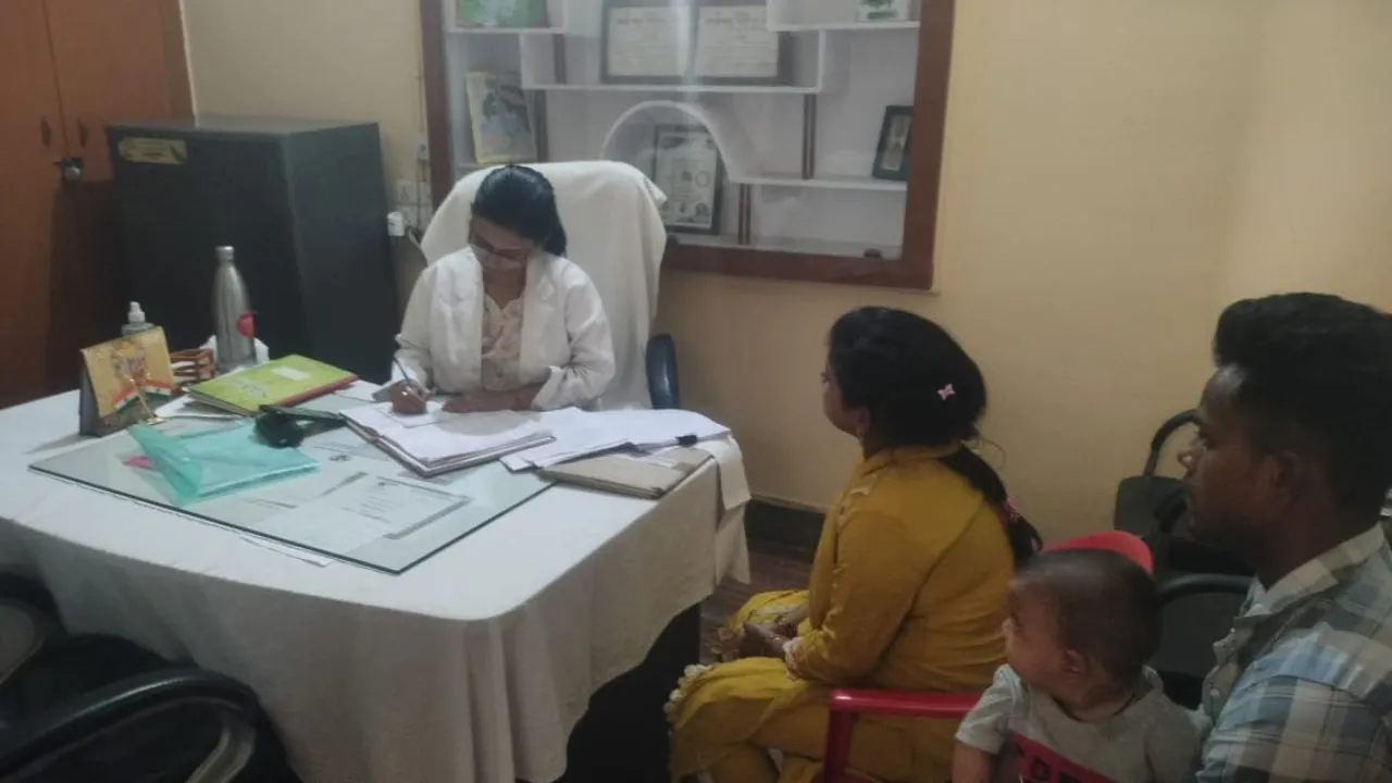 बरेली: नगरीय स्वास्थ्य केंद्रों में अव्यवस्था का बोलबाला, डॉक्टर कर रहे हैं अंधेरे में इलाज